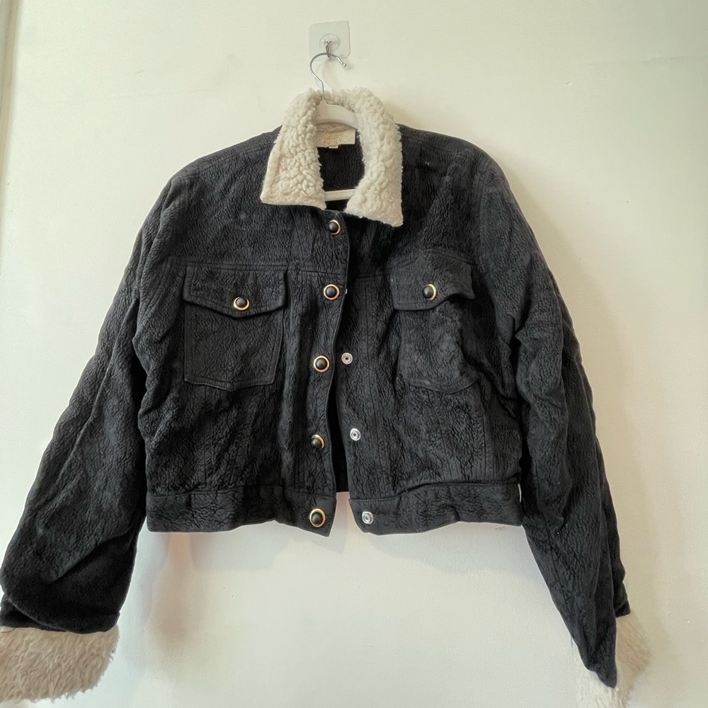 CACHÉ teddy collar textured black cropped jacket